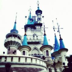 롯데월드 (LOTTE WORLD)