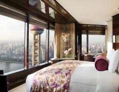 Premier-Bund-View-Suite-bedroom-720x555.jpg