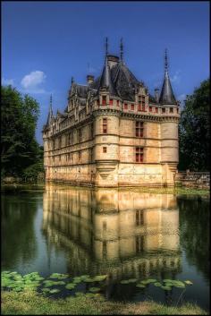 Azay le Rideau, France - (CC)Pedro Szekely - www.flickr.com/...