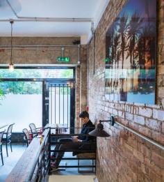 The Good Life Eatery - by Coupdeville Architects, - London, UK #varejo #retail #cooffeestore #retaildesign #storedesign #storefront #store #loja #fachada #vm #visualmerchandising #display #inglaterra #londres #london #england