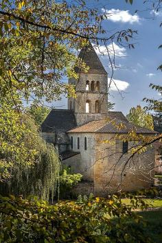 St-Léon-sur-Vézère, France (by Yvon Lacaille)