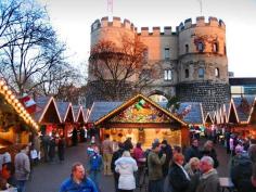 Christmas market at Rudolfplatz (in front of Hahnentor)