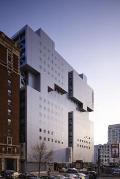 Godfrey Hotel / Valerio Dewalt Train Associates