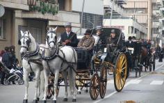 5 reasons to enjoy the Fiesta dels Tres Tombs in Barcelona