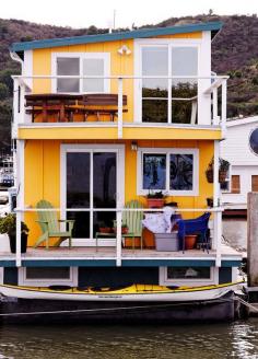 Colorful house boat in Richmond, CA. Photo CT Young.