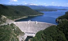 Completed in 1953, Hungry Horse Dam is Montana's highest and the eleventh largest concrete dam in the U.S. The 564-foot Hungry Horse Dam and Reservoir are located 14 miles from Glacier National Park's west entrance. The dam is located on the South Fork of the Flathead River. Hungry Horse Montana .. Jane and I enjoyed our stay here the night before heading into Glacier National Park.