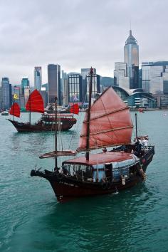 HK Junks in Victoria Harbour