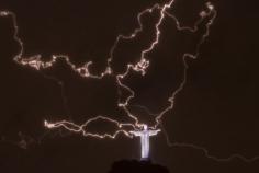 Lightning Strikes Christ The Redeemer Statue And Breaks Off Its Finger