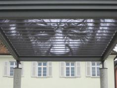 Amazing German Street Art. Blink and you may miss it....