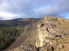 Coyote Wall-Moab / Maui Loop  Location South Cascades -- Columbia Gorge Length 3.8 miles, roundtrip  Elevation Gain: 850 ft.  Highest Point: 900 ft.