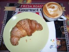 LIFE IN SICILY: Breakfast in our home =)