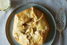 White Peach and Lemon Thyme Galette | Food52     ᘡղbᘠ