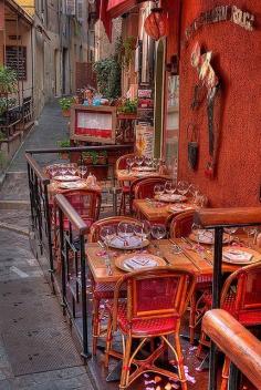 audreylovesparis: Le Petit Chaperon Rouge, Cannes