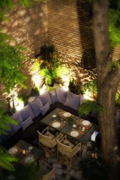 garden lighting for alfresco dining