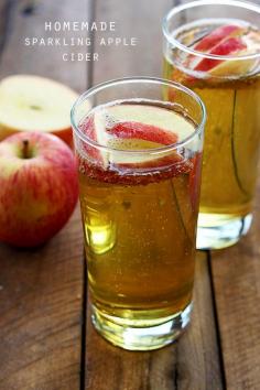 Apple Cider Recipes - Homemade Sparkling Apple Cider #applecider #drink #autumn