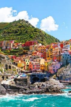 \”Destinazione Italia\” Travel Point dell’AmbaStote di \”assaggia l’Italia\” – Cinque Terre, Regione Liguria – Italy – \”Assaggia l’Italia\” Italian Information Center and More for everything you need to know and taste of Italy – @AmbaStore \”Assaggia l’Italia\” on Twitter – @terreuniche on twitter –