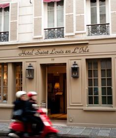 Need an affordable-yet-chic hotel option in Paris? Try the centrally located Hôtel Saint-Louis en l’Isle,