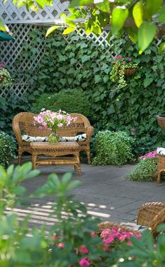 Wine and hors d'oeuvres are served every afternoon on the beautiful patio.