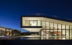 Long Island House | 1100 Architect; Photo: Nikolas Koenig, courtesy of 1100 Architect | Archinect