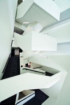 The Run Run Shaw Creative Media Centre - Studio Daniel Libeskind / Hong Kong, China