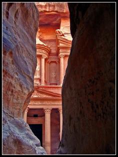 UNESCO World Heritage Site -- Al-Siq, Petra, Jordan; image by Jose Eduardo Silva #ancient #desert #city