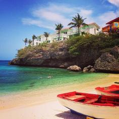 Beach time in Curacao. Photo courtesy of jetsetandgo on Instagram.