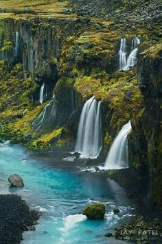 
                        
                            Waterfalls in the Valley of Tears, Iceland.
                        
                    