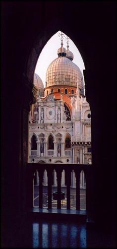 
                        
                            Venezia
                        
                    