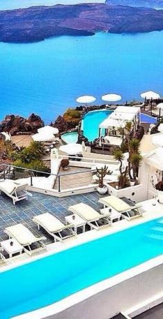 #Santorini, #Greece en.directrooms.co...