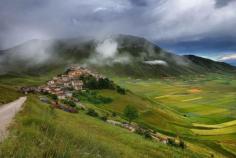 Castelluccio by mauro maione | denlArt