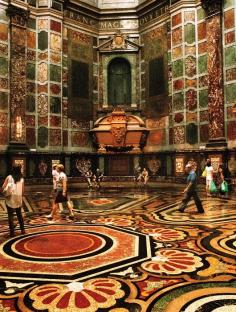 
                        
                            The Baroque interior of the Cappella dei Principi
                        
                    