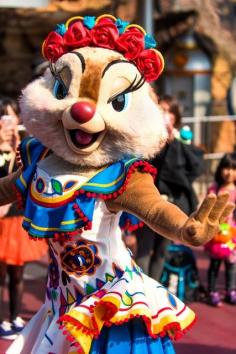 
                        
                            A look at Halloween in Tokyo DisneySea!
                        
                    