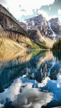 
                        
                            Banff National Park, Canada
                        
                    