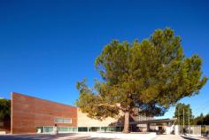 
                        
                            Públia Hortênsia de Castro High School | Cândido Chuva Gomes, Arquitectos Lda. | Archinect
                        
                    