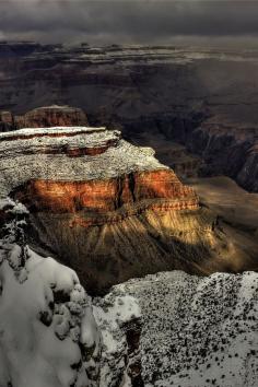 
                        
                            Snow on Grand Canyon, Grand Canyon National Park, Utah, United States.
                        
                    