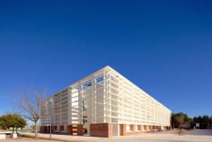 
                        
                            Públia Hortênsia de Castro High School | Cândido Chuva Gomes, Arquitectos Lda. | Archinect
                        
                    