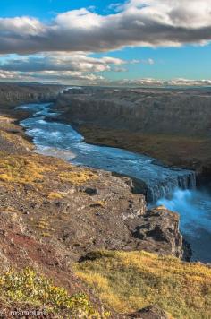 
                        
                            Hafragilsfoss, a photo from Nordhur-Thingeyjarsysla, Nordhurland Eystra - Iceland by Daniel Solinger
                        
                    