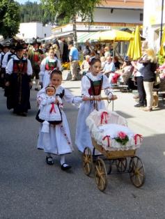 Film and pictures about #costume parade 2014 in Seefeld in #Tirol in german language: www.reiseziele.co... #Austria #Alps