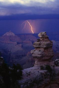 
                        
                            Lightning Storm, Grand Canyon, Utah, by Myheimu.
                        
                    