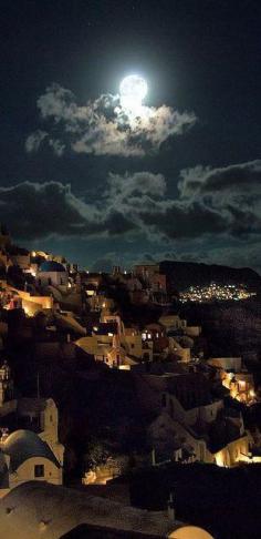 #Santorini, #Greece en.directrooms.co...