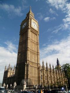 
                        
                            One of London's most famous icons stretches up to the sky in all her glory!
                        
                    