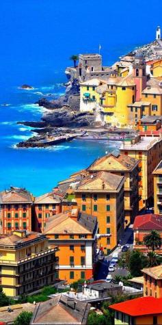 #Camogli, #Italy en.directrooms.co...