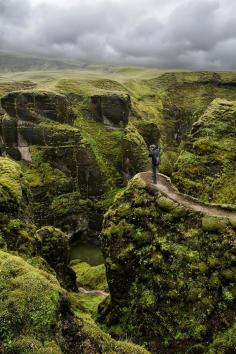 
                        
                            Fjaðrárgljúfur Canyon, Iceland.
                        
                    