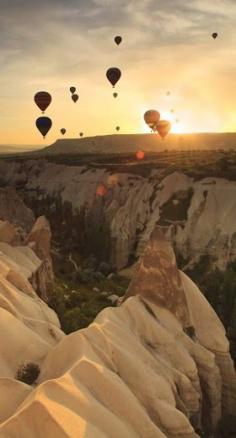 #Hot_Air_Balloon over #Cappadocia #Turkey en.directrooms.co...