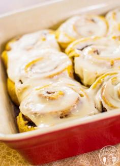 
                        
                            Pumpkin Cinnamon Rolls with Cream Cheese Frosting on { lilluna.com }
                        
                    