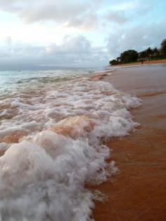 
                        
                            The stunning coast of Maui, Hawaii (www.beautifulview...)
                        
                    