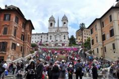 
                        
                            One reason we love Italy in the springtime: flowers everywhere (even azaleas on the Spanish Steps!). Click for 5 other reasons to visit Italy in the springtime! www.walksofitaly.com
                        
                    