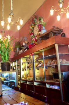 Della Fattoria in Petaluma, famous for its Meyer Lemon Rosemary Bread and delicious lunches!