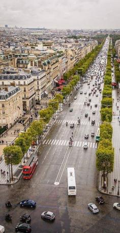 #Champs_Elysees, #Paris #France en.directrooms.co...