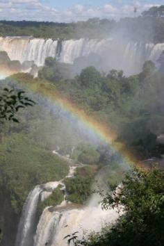 
                        
                            CATARATAS DEL IGUAZÚ
                        
                    